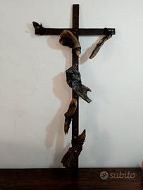 crocifisso in legno e ferro 