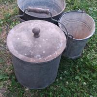 Antichi bidoni e secchi alluminio zinco