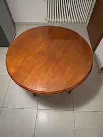 Tavolo rotondo in legno massello con top in vetro