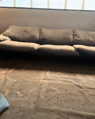 Divano stile maralunga cassina