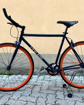 Bicicletta a scatto fissa nuova
