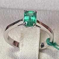 ANELLO SOLITARIO ORO 18kt. CON SMERALDO COLOMBIANO