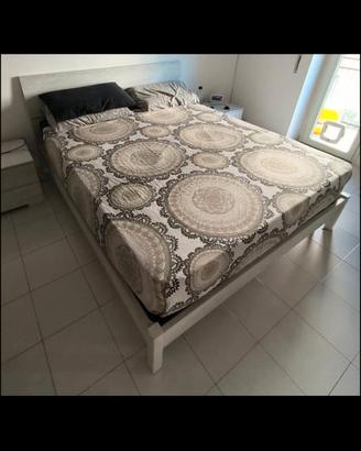 letto matrimoniale con materasso zona Acilia 