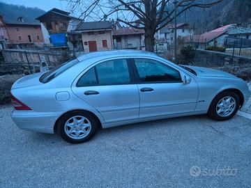 MERCEDES 220 CDI 150 CV