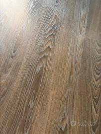 Pavimento laminato rovere colore antracite SKEMA