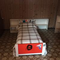 Letto singolo con libreria e armadio
