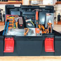 Cassetta attrezzi fai da te e giardinaggio.