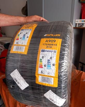 n°4 gomme Aplus A909 misure 175/60r15 81H 