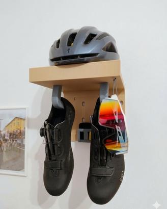 Mensola per casco scarpe occhiali accessori bici 