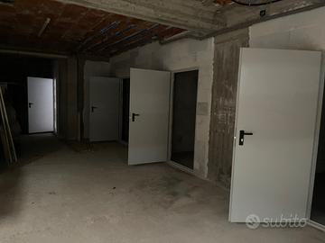 Cantina / Deposito / Garage di 16-18 mq