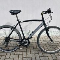 bicicletta ibrida touring 