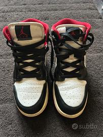 Jordan 1 mid