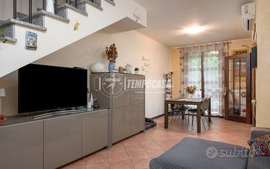 ELEGANTE VILLETTINA A SCHIERA A SAN PROSPERO