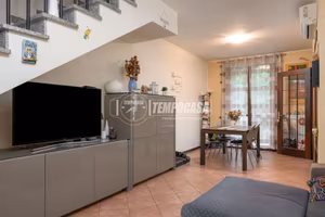 ELEGANTE VILLETTINA A SCHIERA A SAN PROSPERO