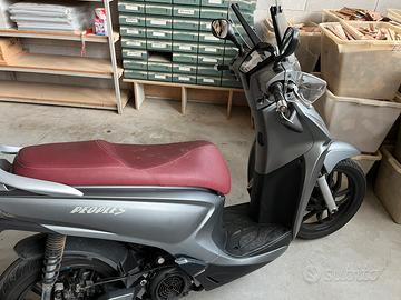 Kimco peopple 150