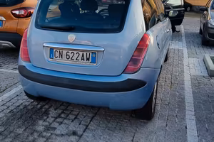 Lancia y