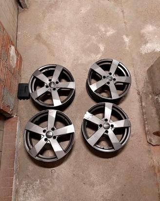 Cerchi dezent 4x108 17”