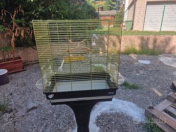 gabbia con piedistallo