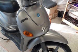 Piaggio Liberty 50 bauletto + parabrezza