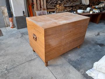 Cassapanca in legno