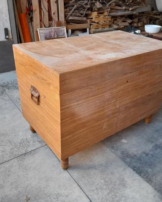 Cassapanca in legno