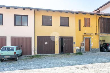 CASA DI CORTE A VILLANOVA CANAVESE