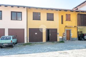 CASA DI CORTE A VILLANOVA CANAVESE