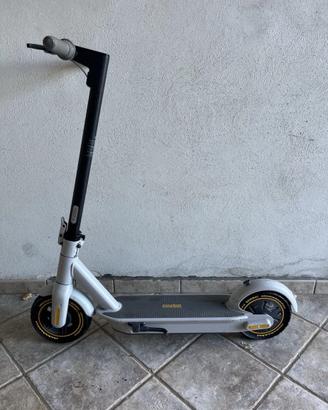 Segway Ninebot G30 Max – Batteria e ruote nuove