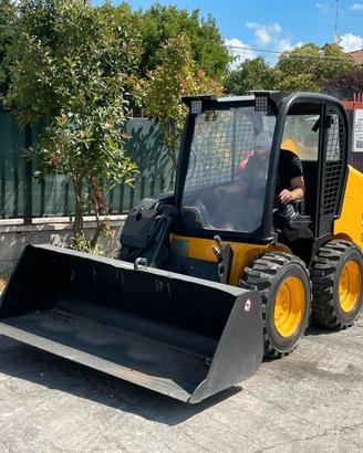 P78 Mini pala 30 q.li JCB 170