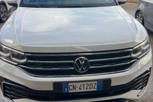 Auto Volswagen Tiguan 2.0 Tdi 150 Cv Dsg4 -R.Line