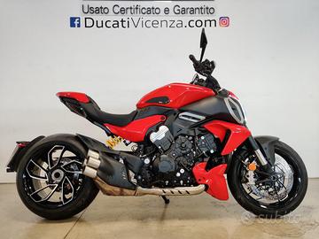 DUCATI Diavel V4 RED