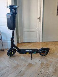 Monopattino elettrico RCB R17 con frecce e luci