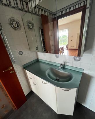 Mobile bagno con armadio specchiato