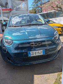 Fiat 500 500e Berlina 42 kWh La Prima
