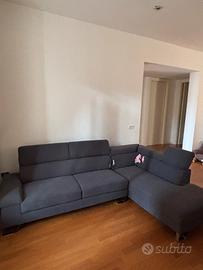 Divano angolare con penisola