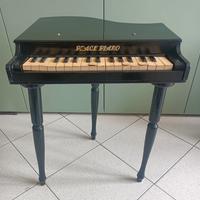 Pianoforte giocattolo antico 
