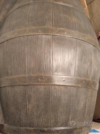 Botte in vetroresina per vino