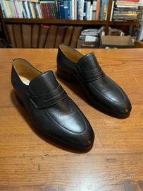 Mocassini artigianali neri in pelle di vitello