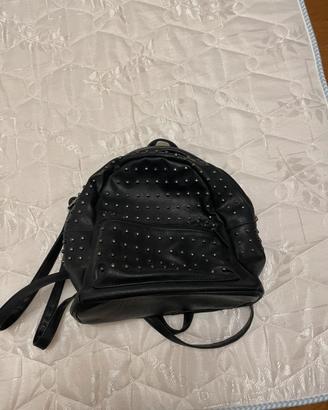 Zaino nero con pallini argento