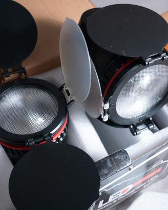 N. 2 illuminatori Hilow HL-200  Led Fresnel 30Wat