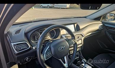 infiniti q30 15d dct premium 