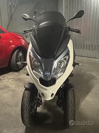 Piaggio MP3 300 - 2023