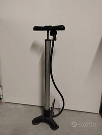 Pompa a colonna per biciclette