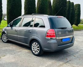 Opel Zaffira del 2006, 5+2 posti