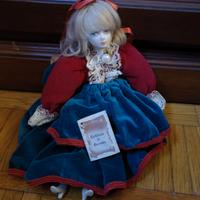 Bambola di porcellana da collezione 
