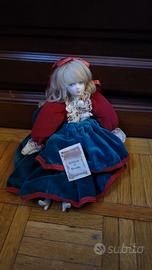 Bambola di porcellana da collezione 