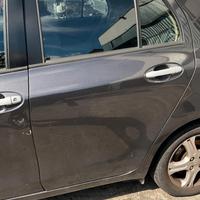 Porta posteriore sx toyota yaris anno 2010