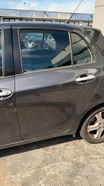 Porta posteriore sx toyota yaris anno 2010