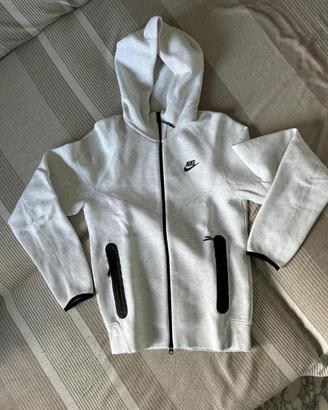 felpa Nike Tech
