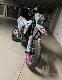 Husqvarna 701 supermoto